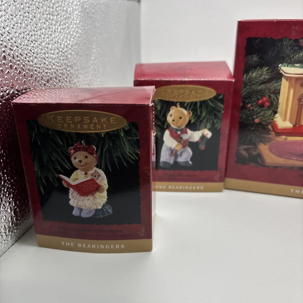 Hallmark Keepsake Ornaments The Bearingers Of Victoria Circle‎ 5 Pc Set 1993 Box